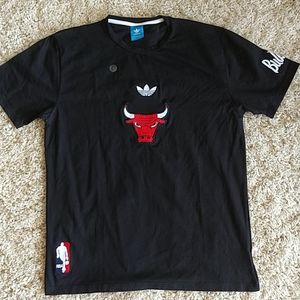 VINTAGE!! ADIDAS Chicago Bulls SINGLE STITCH NBA